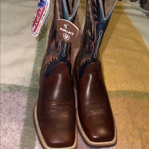 Ariat Women's Heeled Boots in Brown and Blue